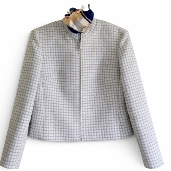 Louben | Quilted White /Gray Cropped Chic Jacket - Picture 2 of 11